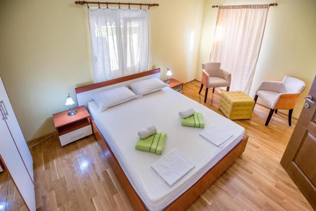 Majka Apartments Kotor Eksteriør bilde